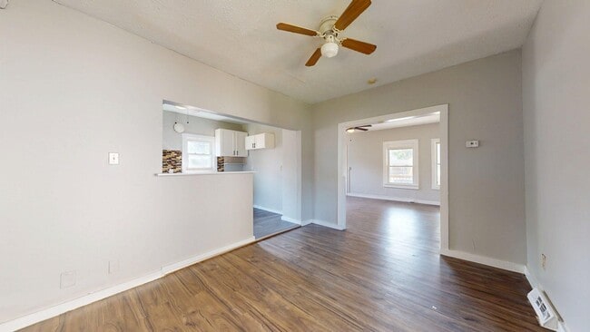 Building Photo - Denison/W.73rd neighborhood - updated 3 be...