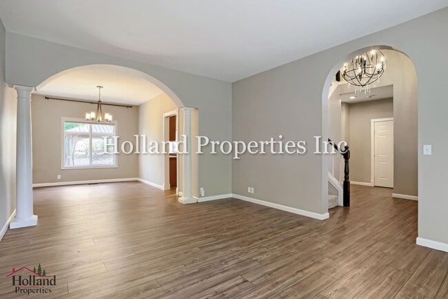 Building Photo - 16308 SW Timberland Dr