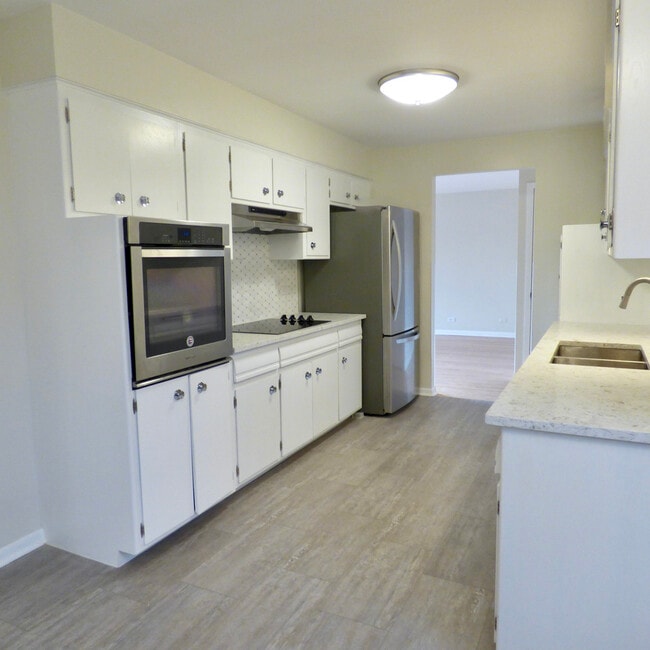 Building Photo - 1332 W Mulloy Dr