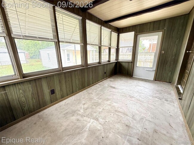 Building Photo - 5627 Clippert St