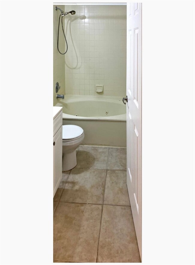 Building Photo - 8219 Thames Blvd