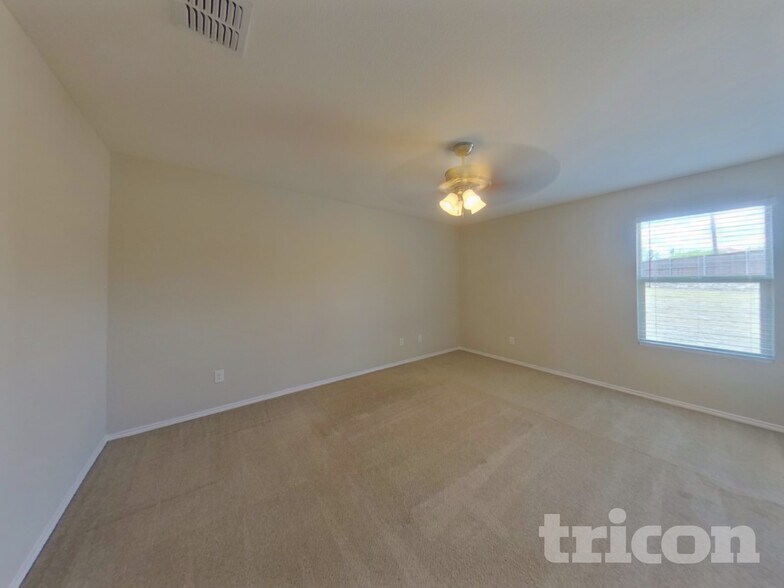 Building Photo - 6028 Parkview Hills Ln