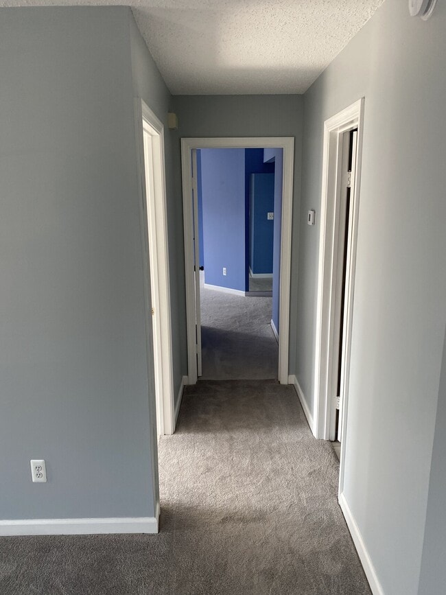 Building Photo - 423 Harbour Point