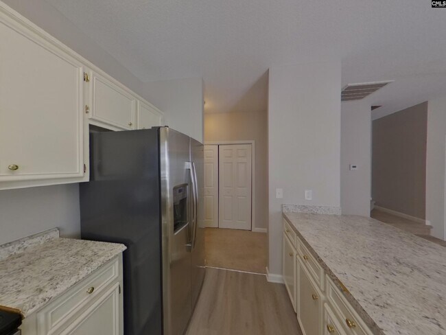 Building Photo - 207 Lockleven Dr