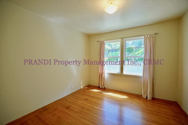 Building Photo - Central San Rafael Home with Awesome Mt. T...
