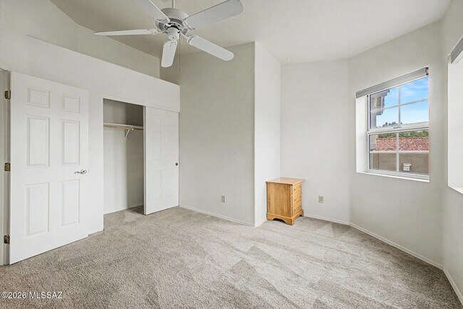 Building Photo - 11525 N Eagle Peak Dr