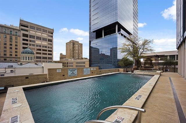 Building Photo - 500 Throckmorton St