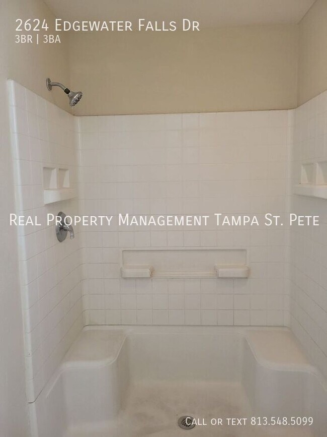 Building Photo - 2624 Edgewater Falls Dr