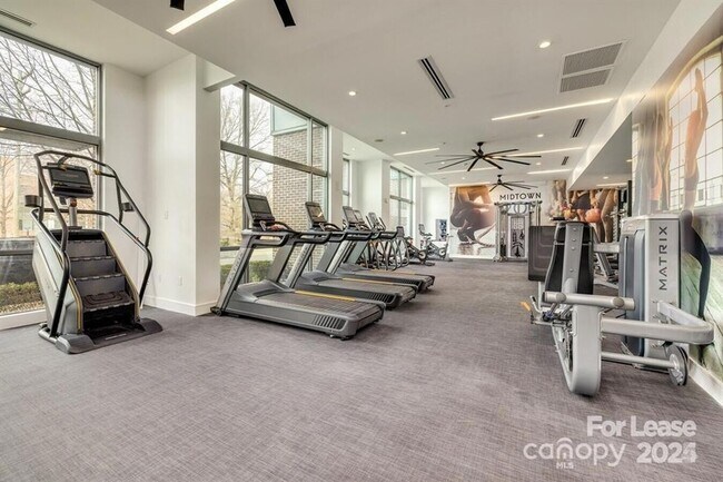 Building Photo - 205 S Kings Dr