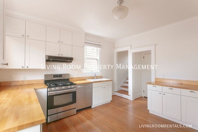 Building Photo - 2735 SE 25th Ave