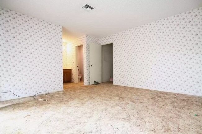 Building Photo - 424 W Avenue J5