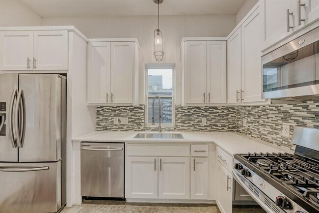 Building Photo - 1134 Chicon St