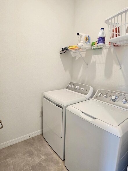 Building Photo - 10825 Tarflower Dr