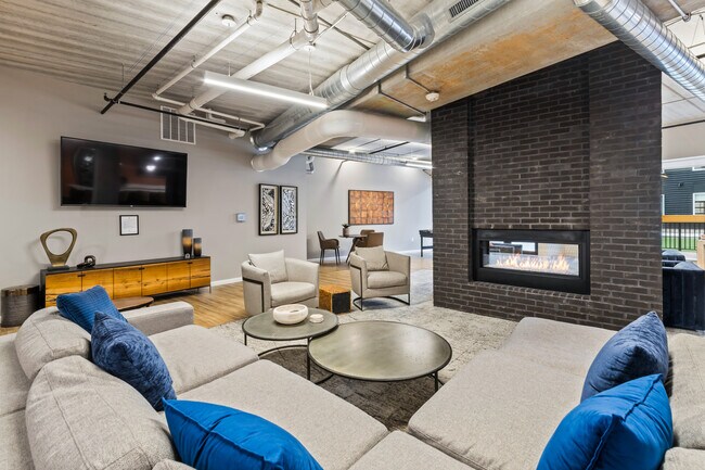 Building Photo - 8041 W Bluemound Rd