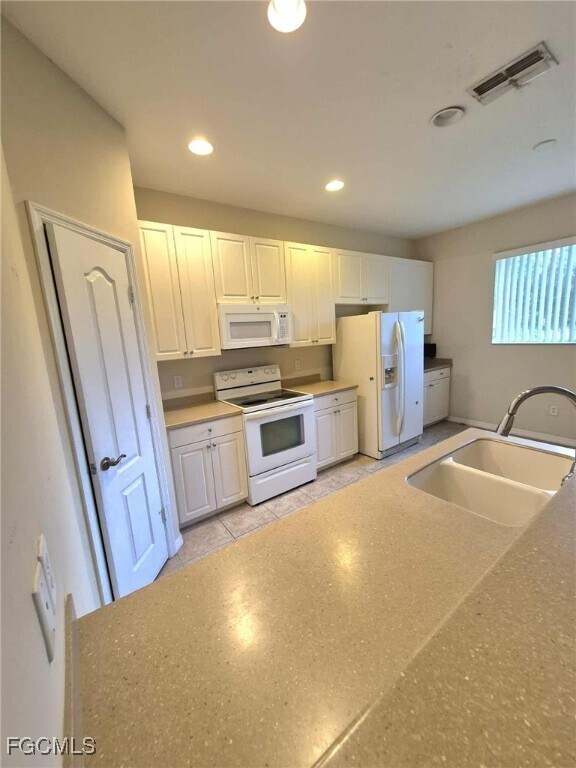 Building Photo - 10210 Tin Maple Dr