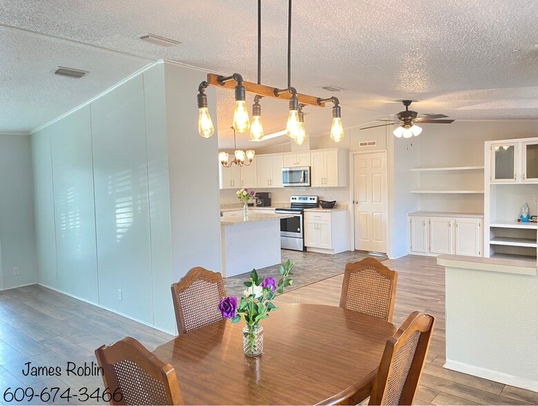 Primary Photo - 13510 Foxwood Height Cir E