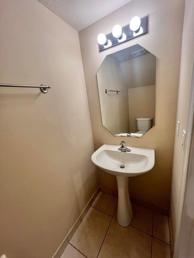 Building Photo - 2552 Marshfield Ct