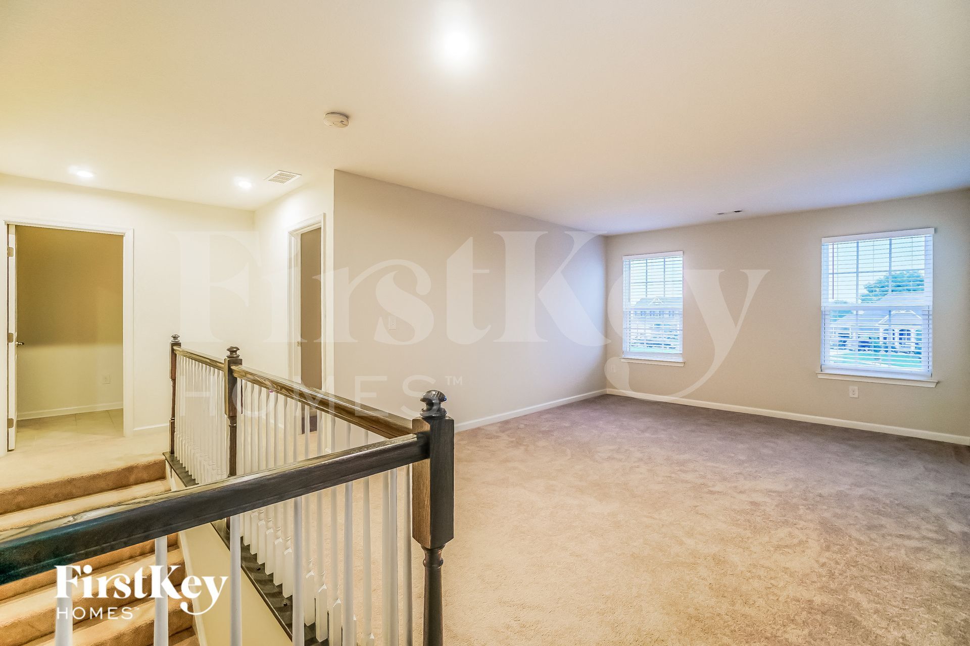 Building Photo - 717 Wallace Dr