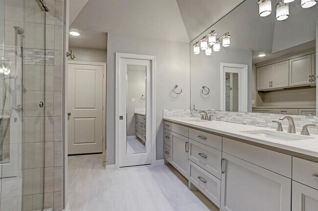 Building Photo - 12625 Memorial Dr