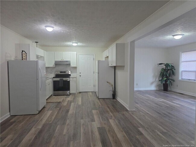 Building Photo - 1125 Oakwood St