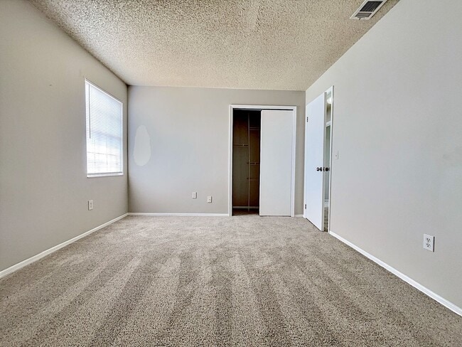 Building Photo - 4 Bedroom Upgraded Home for rent in Bermuda Bay