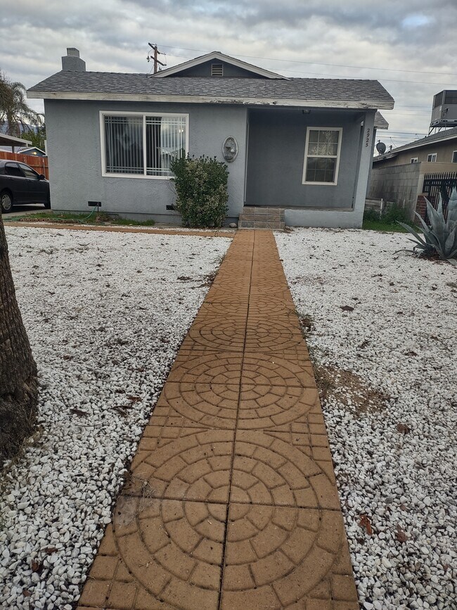 Building Photo - 2925 Wall Ave