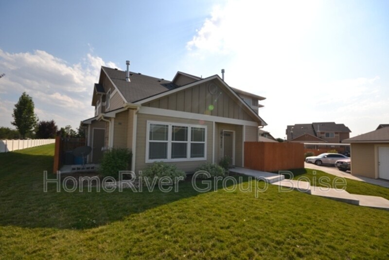 Building Photo - 9247 W Brogan Dr