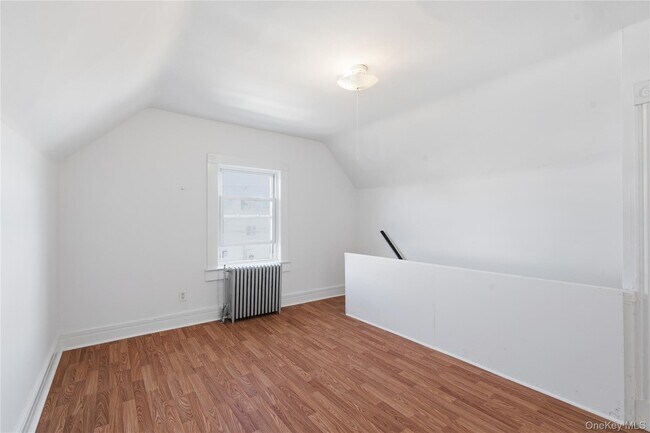 Building Photo - 226 Fourth Ave