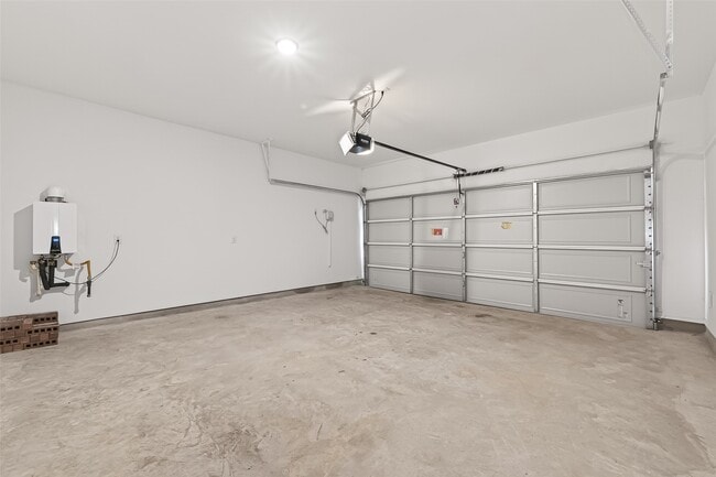 Building Photo - 32415 Sunbeam Dr