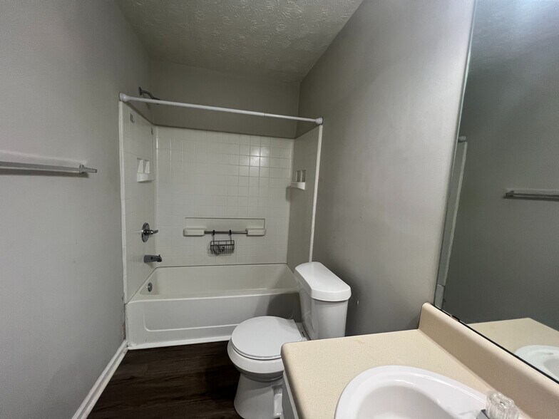 Building Photo - Room in Townhome on Waldrop Ln