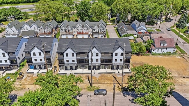 Building Photo - Stop Searching. Start Living & Come Home to Comfort.