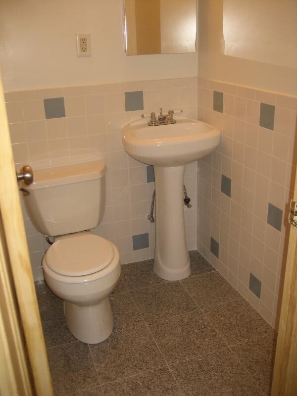 Building Photo - 190 Highland St