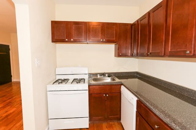 Building Photo - 4847 N Damen Ave