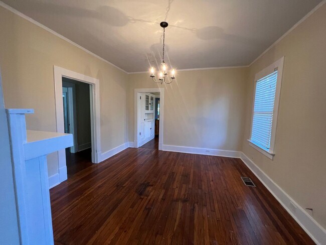Building Photo - Charming Capital Heights Home
