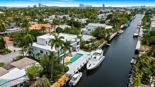 Building Photo - 401 Lido Dr