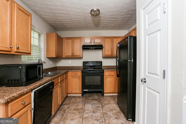 Building Photo - 680 Escalade Dr