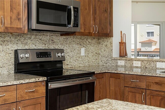 Building Photo - 14041 Bellagio Way
