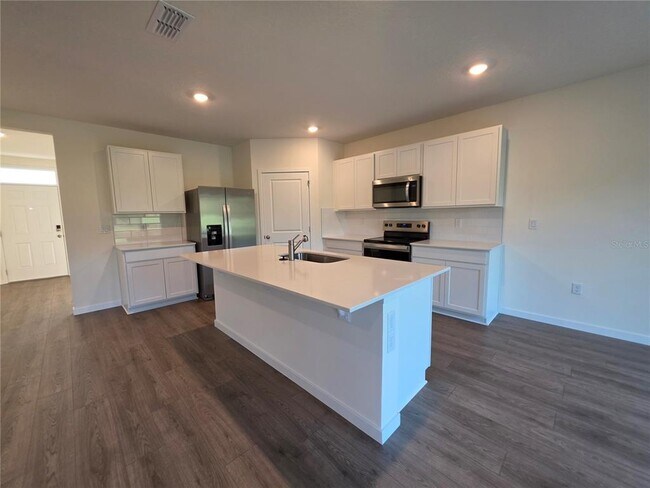 Building Photo - 1013 Champion Ridge Dr