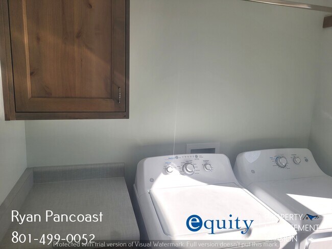 Building Photo - 3076 N 325 W