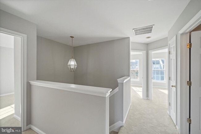 Building Photo - 103 Holmes St