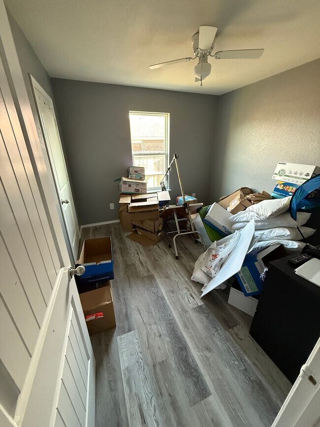 Building Photo - 3505 Moline Cir