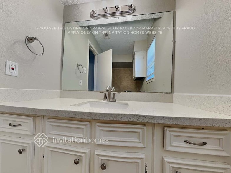 Building Photo - 8322 Autumn Willow Dr