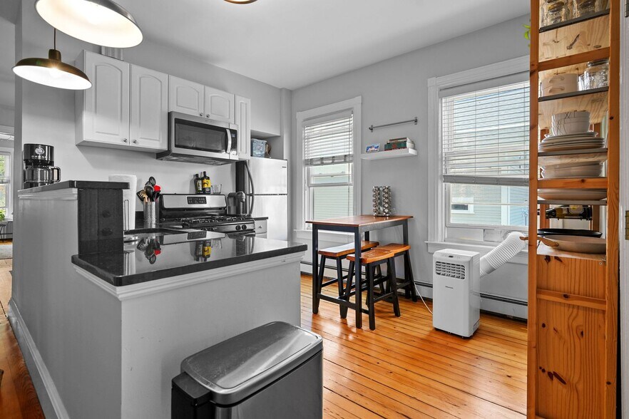 Building Photo - 74 Woodbine St