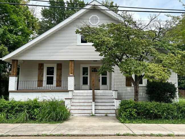 Building Photo - Knoxville 37914 - 3 bedroom, 1 bath home -...