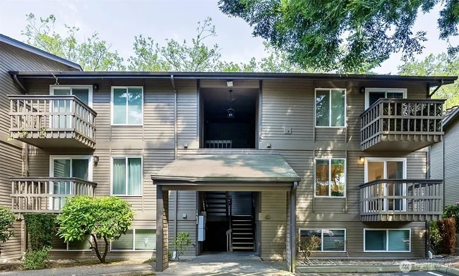 Building Photo - 14630 NE 35th St
