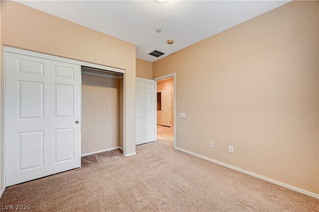 Building Photo - 6868 Sky Pointe Dr
