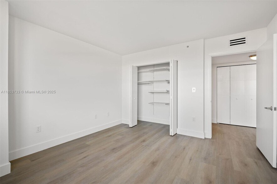 Building Photo - 650 West Ave