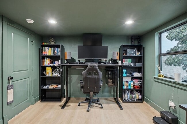 Building Photo - 5816 Orchid Ln