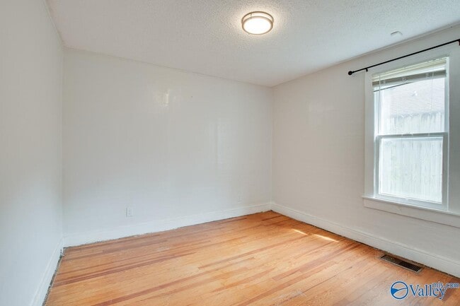 Building Photo - 1611 Beirne Ave NE