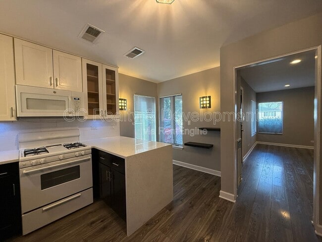 Building Photo - 829 S Monroe St